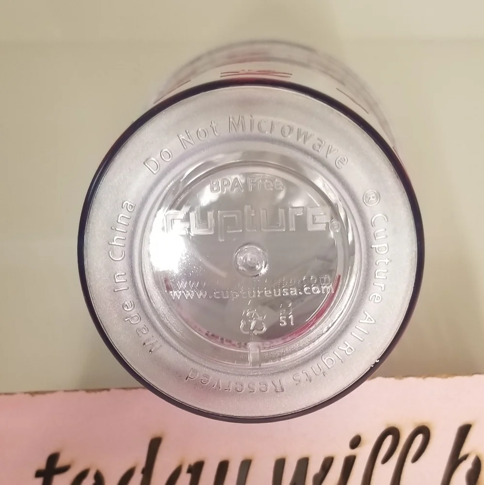 *NWT* Personalized ''Mary'' Tumbler